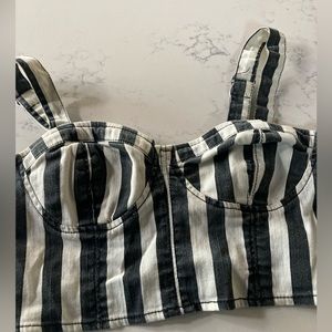 Cropped stripped denim top